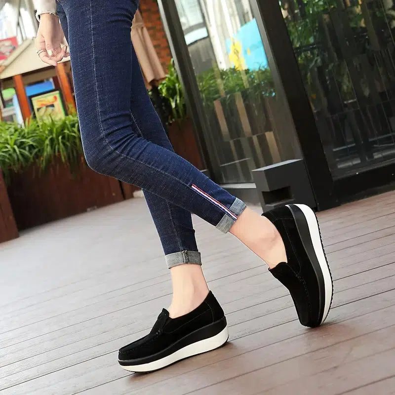 Mocassins à semelle compensée en daim pour femme