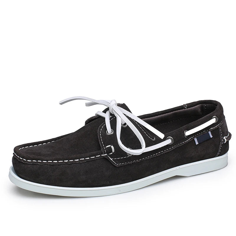 Mocassins bateau en daim pour homme, coloris Marron foncé