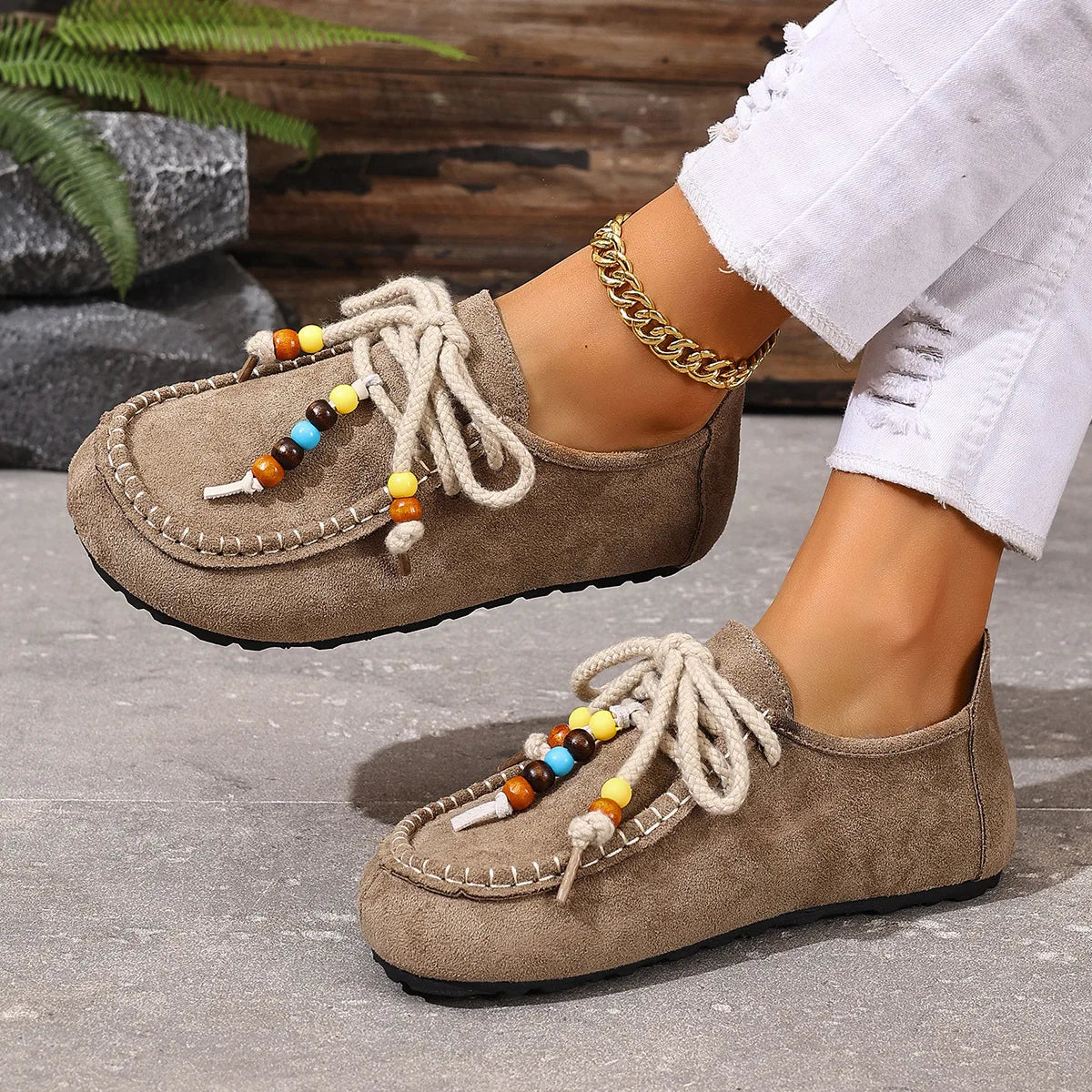 Mocassins à lacets et perles pour femme, coloris Taupe
