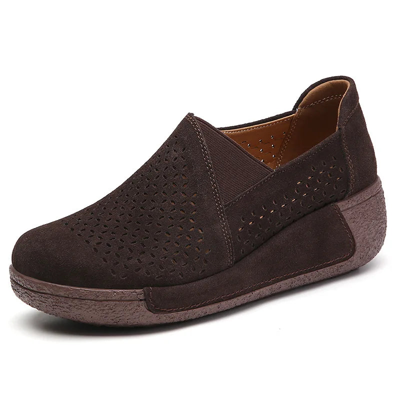 Mocassins à semelle épaisse en daim ajouré pour femme, coloris Marron