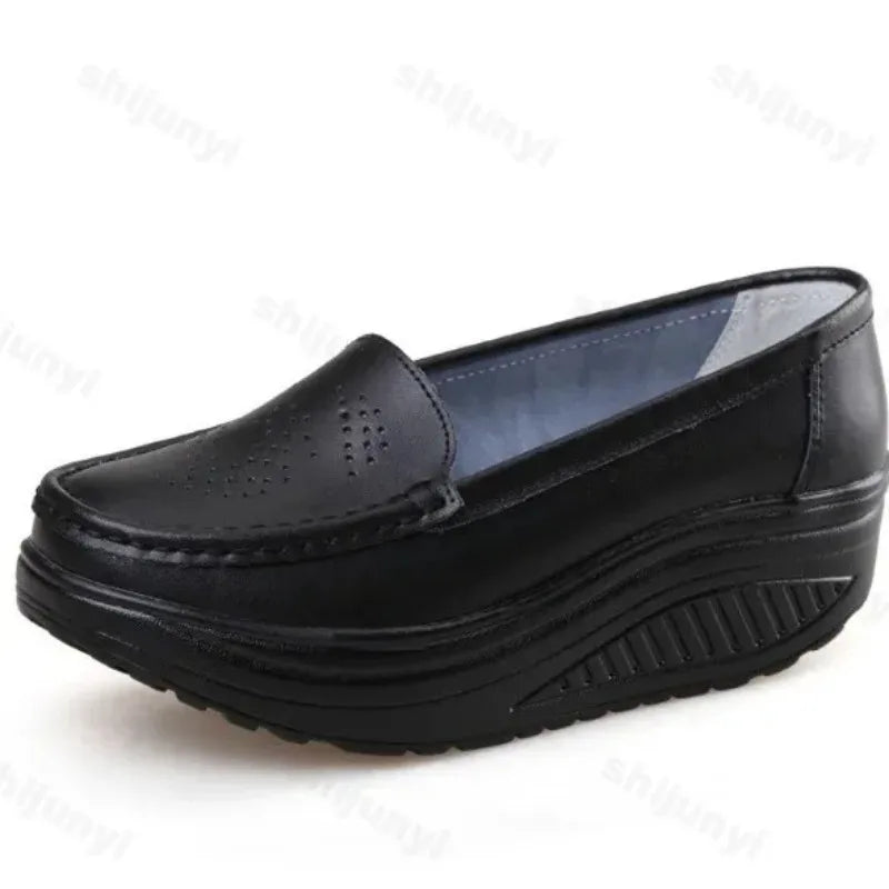Mocassins à plateforme perforés pour femme