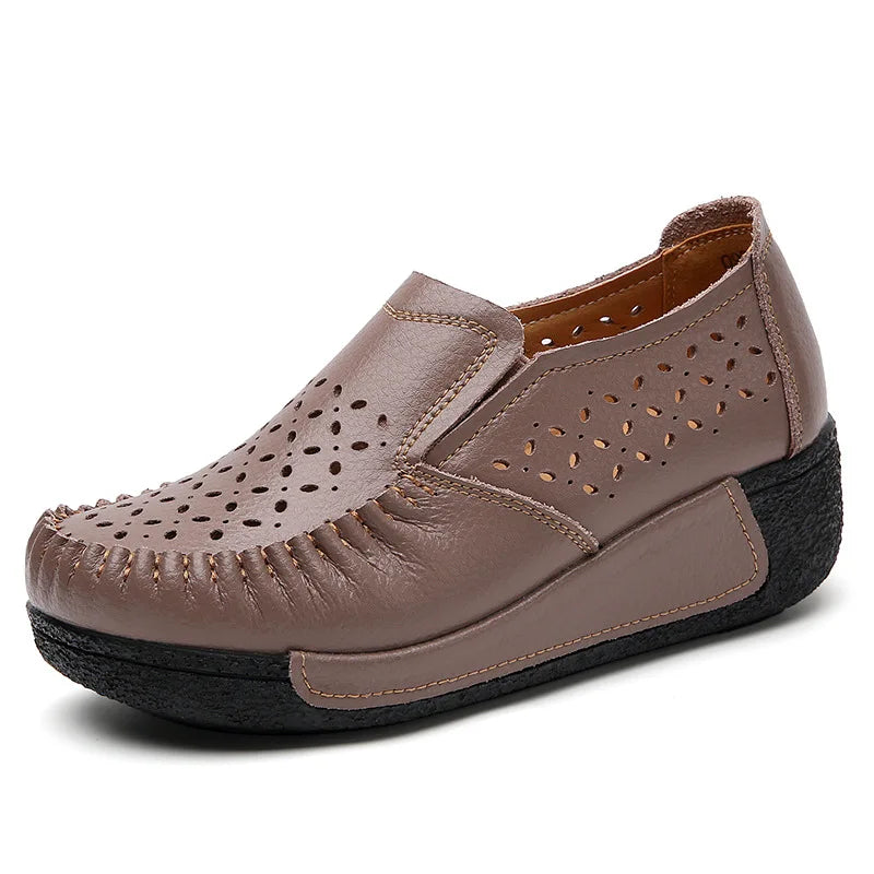 Mocassins à semelle épaisse en cuir ajouré pour femme, coloris Marron