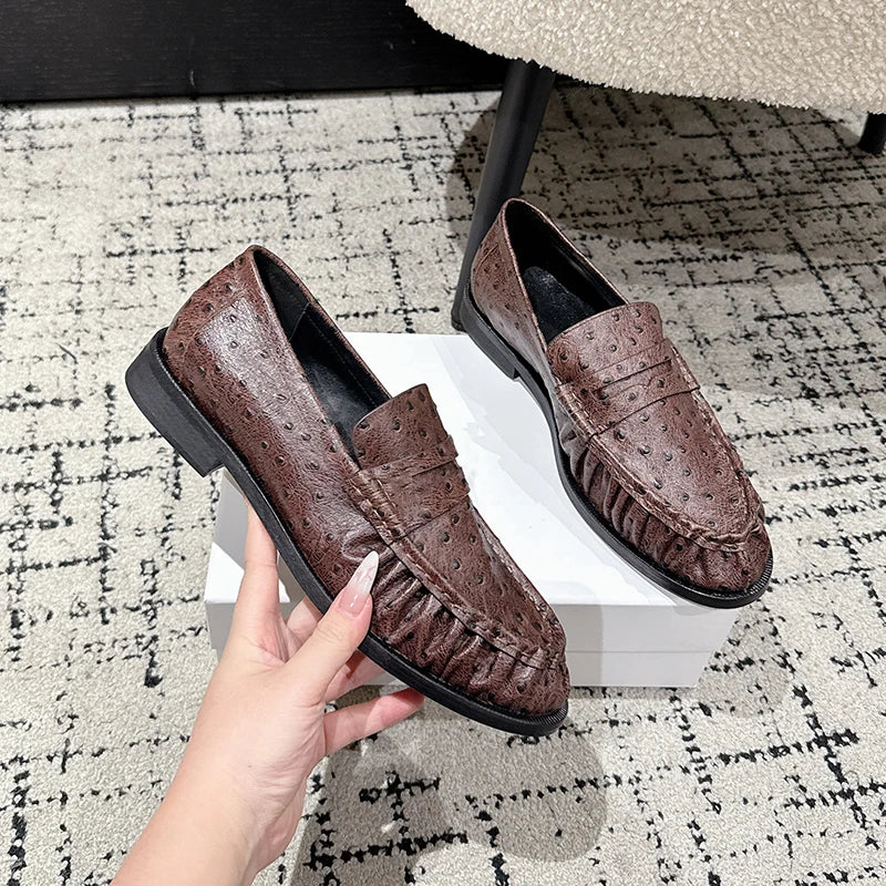 Mocassins plissés en cuir effet croco et autruche pour femme, coloris Marron autruche