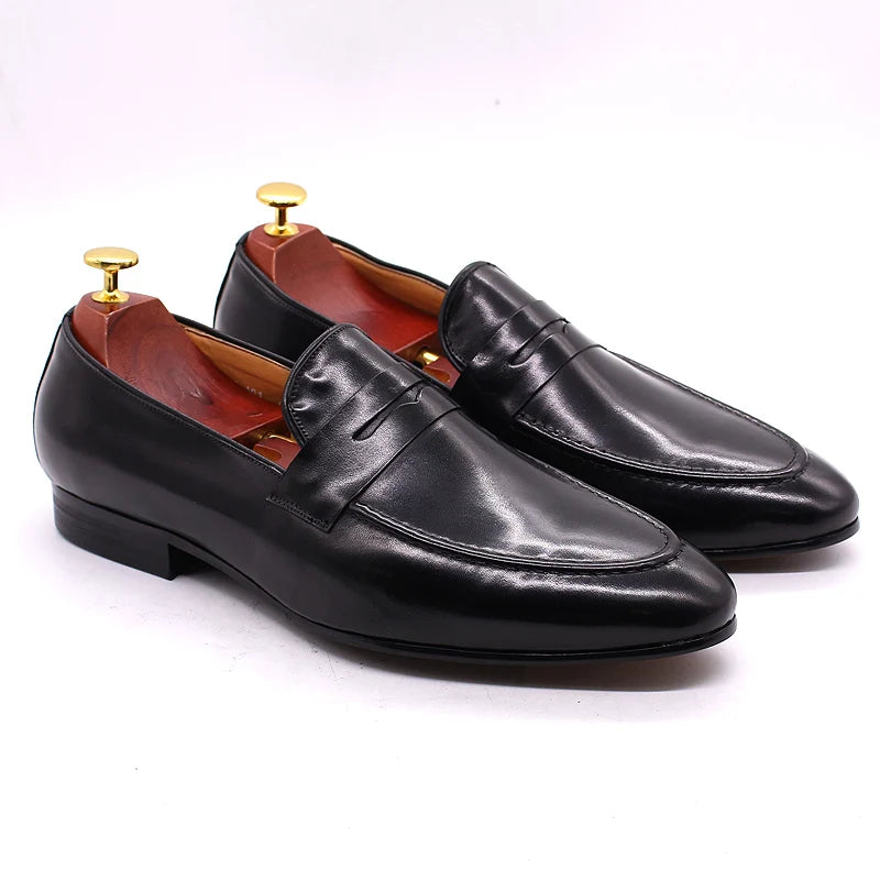 Mocassins penny loafer en cuir patiné pour homme, coloris Noir