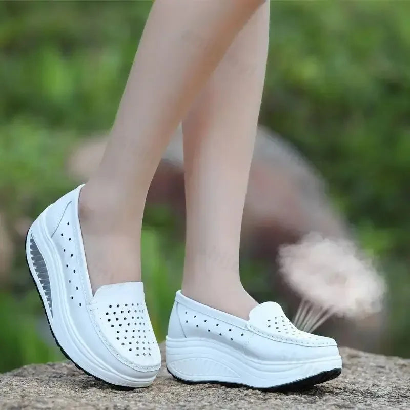 Mocassins à plateforme perforés pour femme