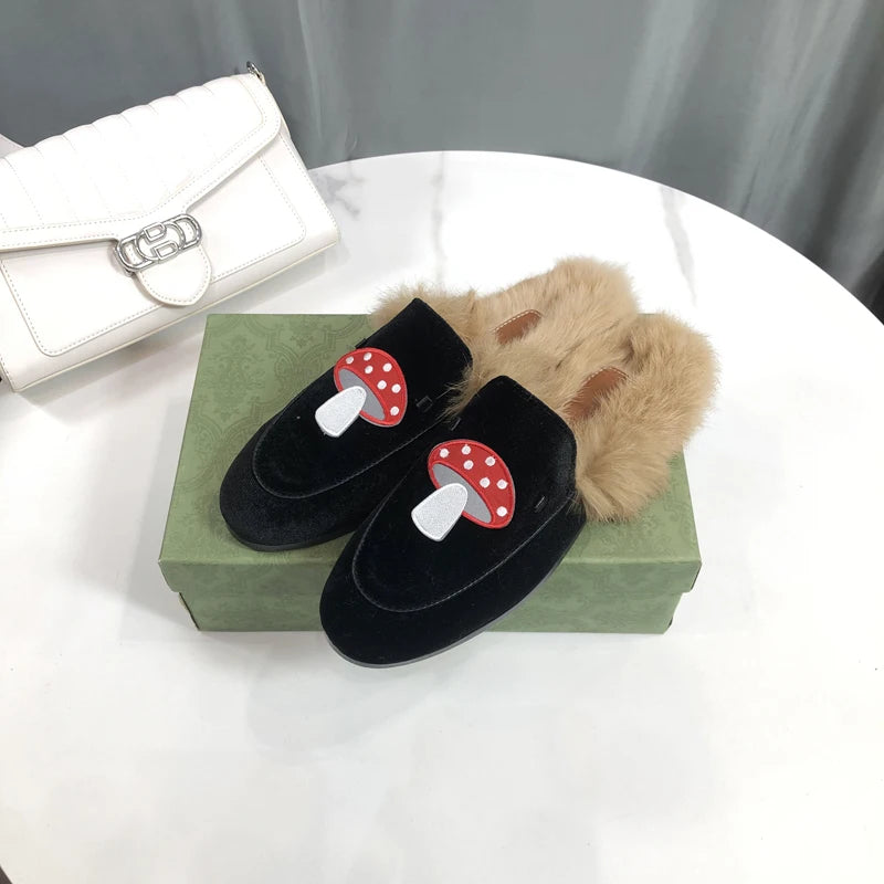 Mule fourrée à champignons pour femme, coloris Noir velours