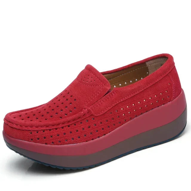Mocassins plateforme en daim ajouré pour femme, coloris Rouge