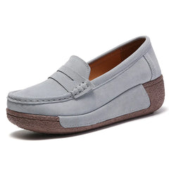 Mocassin daim femme à semelle compensée et finition penny, Gris clair