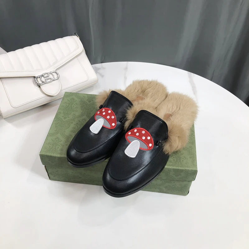 Mule fourrée à champignons pour femme, coloris Noir cuir