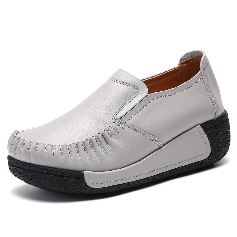 Mocassins à semelle épaisse en cuir lisse pour femme, coloris Gris
