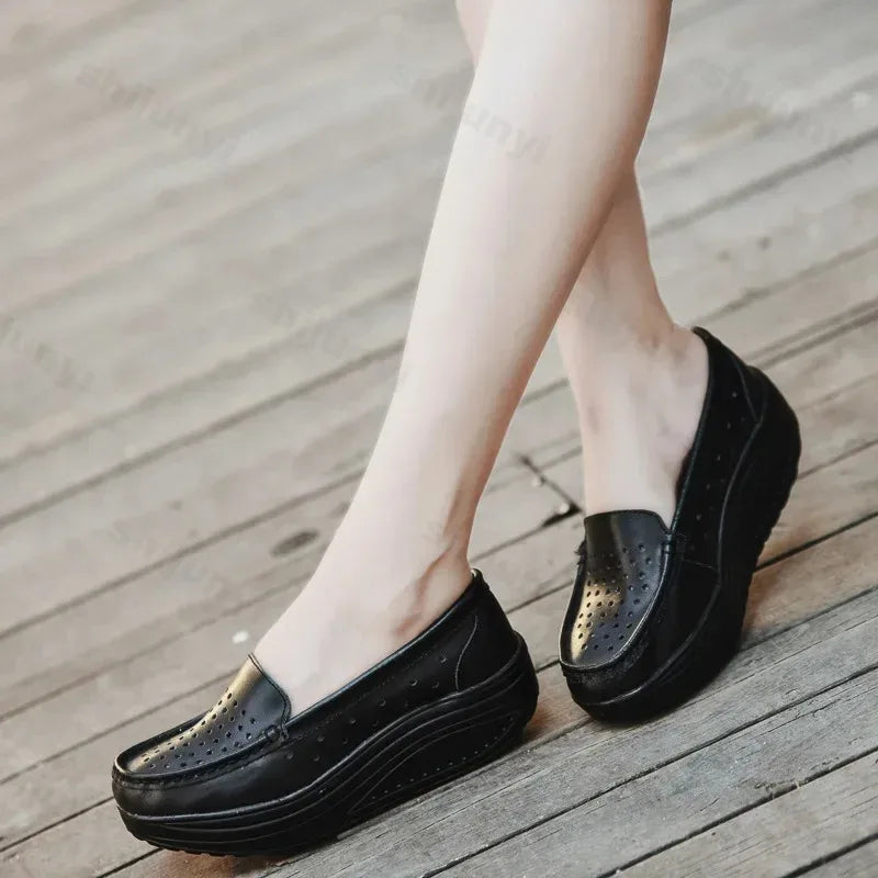 Mocassins à plateforme perforés pour femme