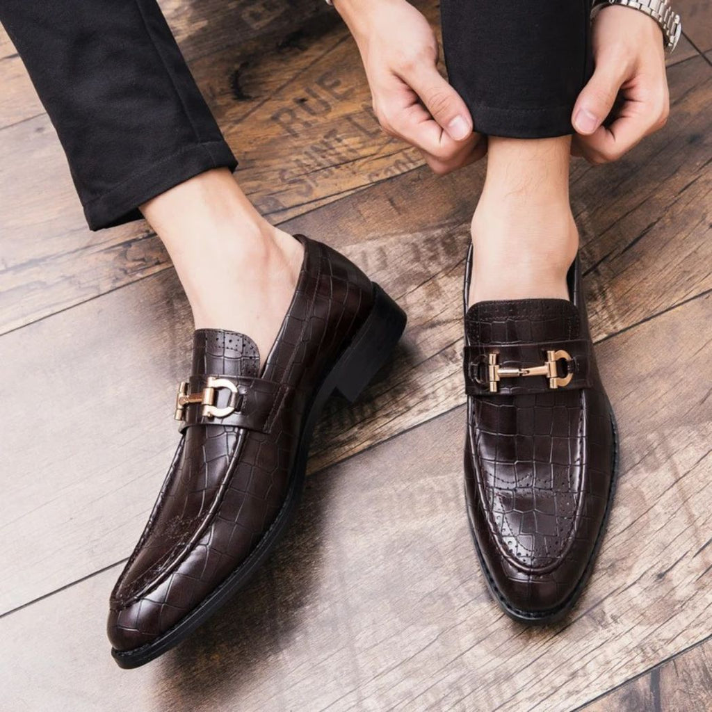 Mocassin en cuir végan effet croco et à boucle dorée