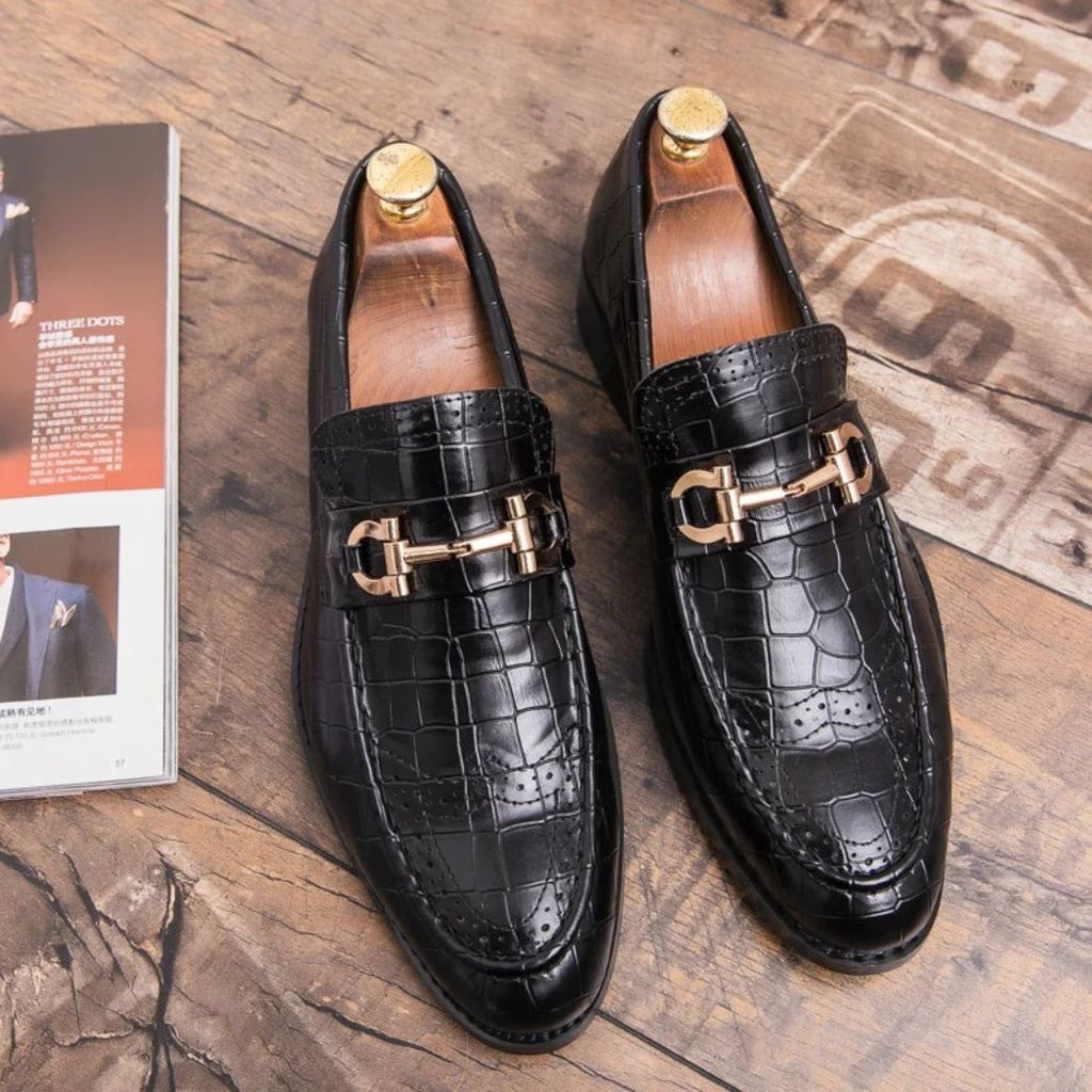 Mocassin en cuir végan effet croco et à boucle dorée