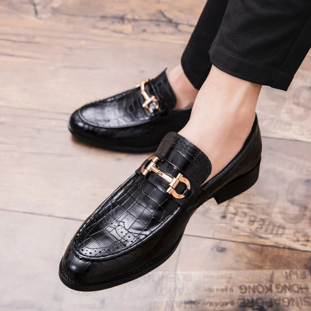 Mocassin en cuir végan effet croco et à boucle dorée