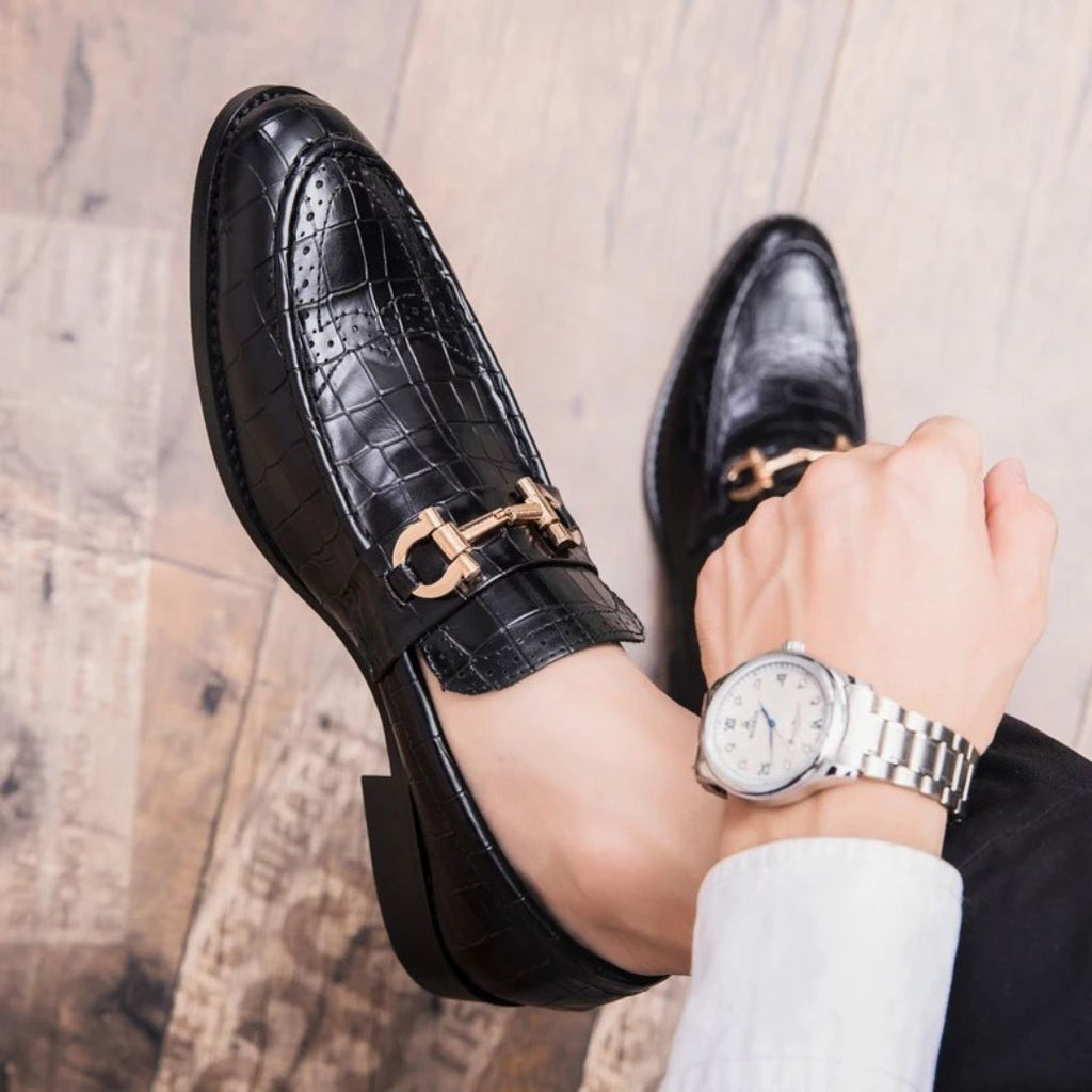 Mocassin en cuir végan effet croco et à boucle dorée