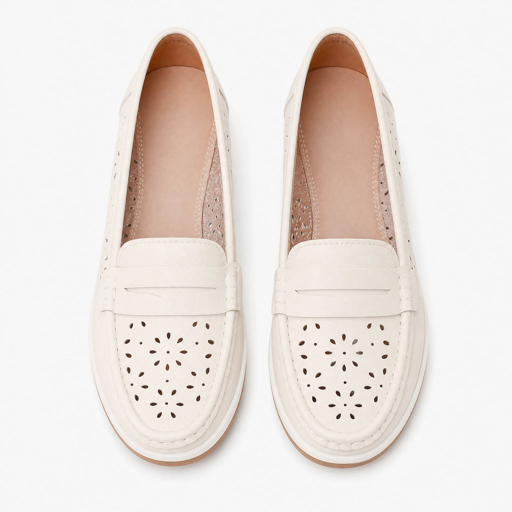 Mocassin compensé femme ajouré avec motifs floraux - Fond neutre