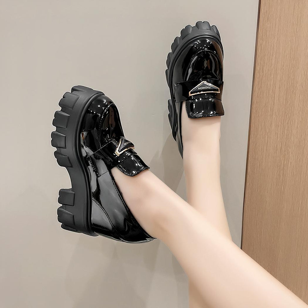 Mocassins compensés en cuir brillant pour femmes