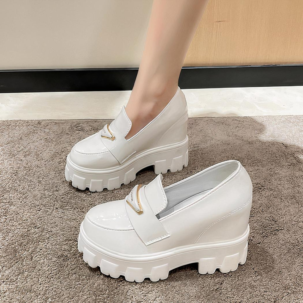 Mocassins compensés en cuir brillant pour femmes