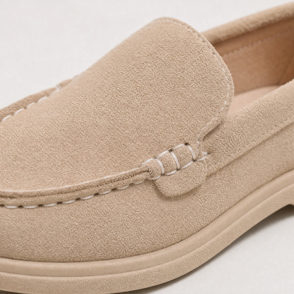 Mocassin enfant beige à enfiler, style classique - Détail matière