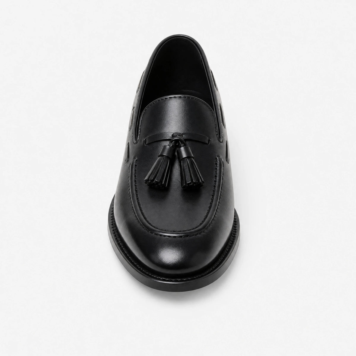 Mocassin Noir Vernis Homme à Glands - Fond neutre