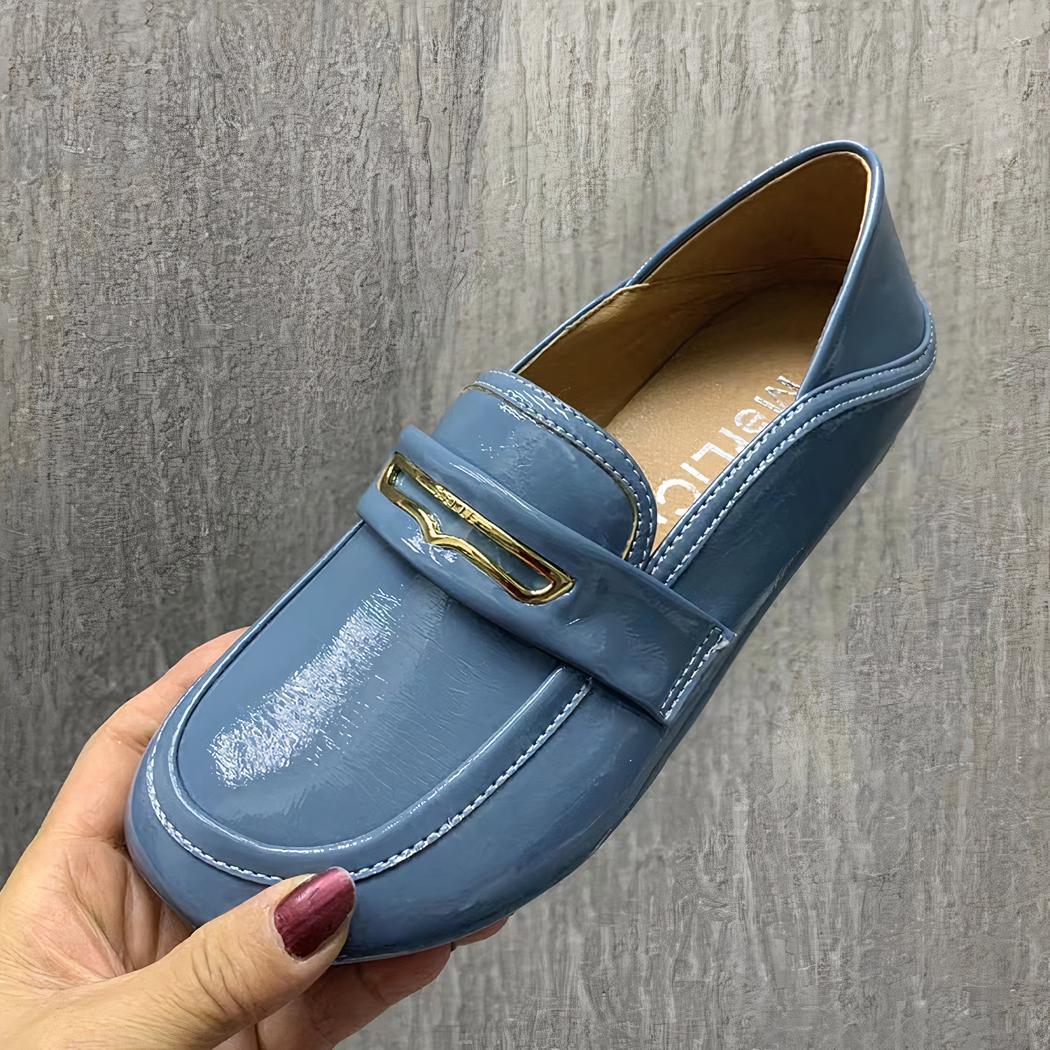 Mocassins à bout rond en cuir verni pour femmes