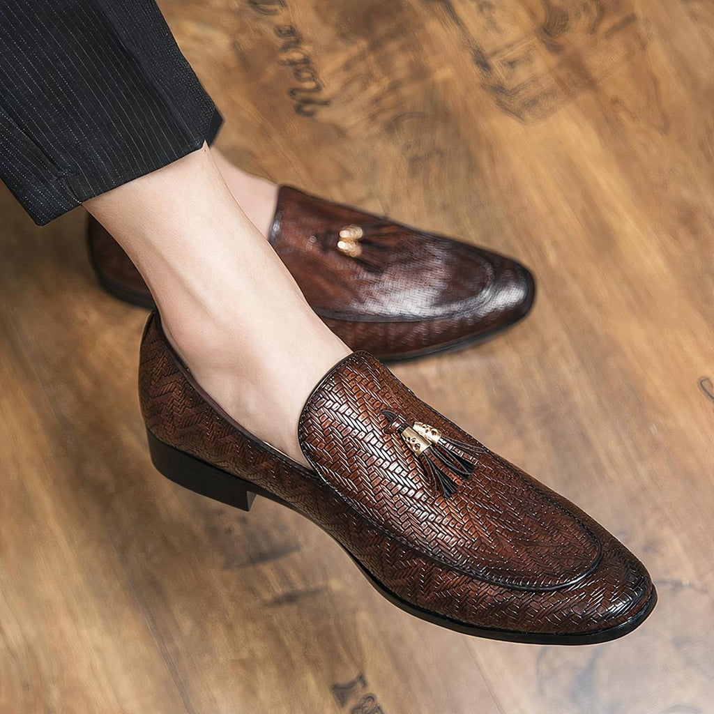 Mocassins à glands en cuir motif zigzag tissé