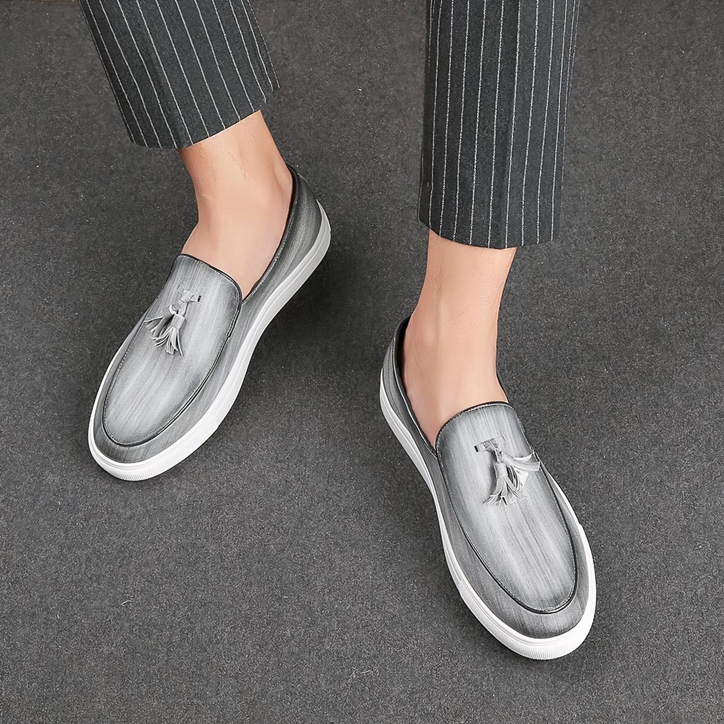 Mocassins à gland en cuir à semelles blanches pour hommes