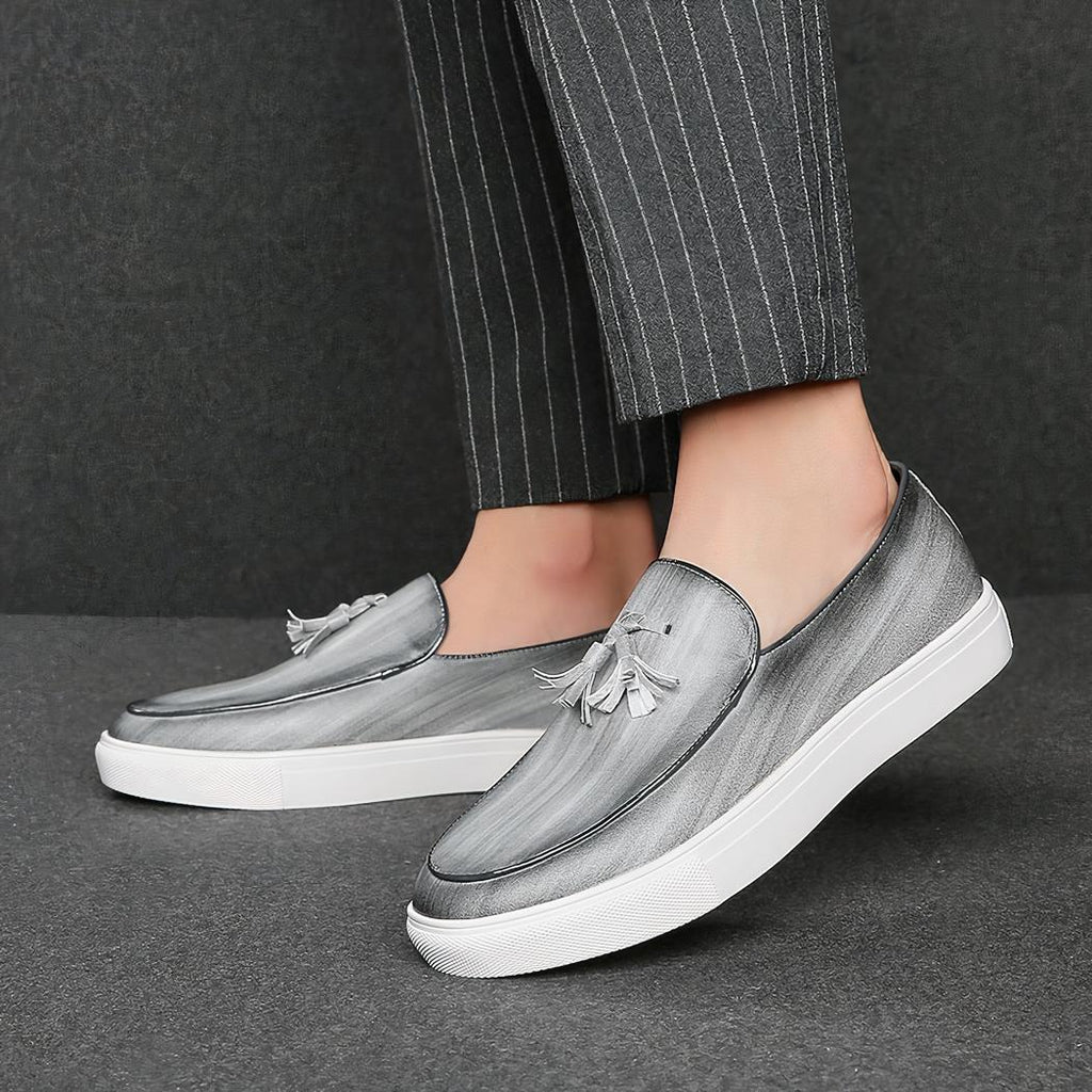 Mocassins à gland en cuir à semelles blanches pour hommes