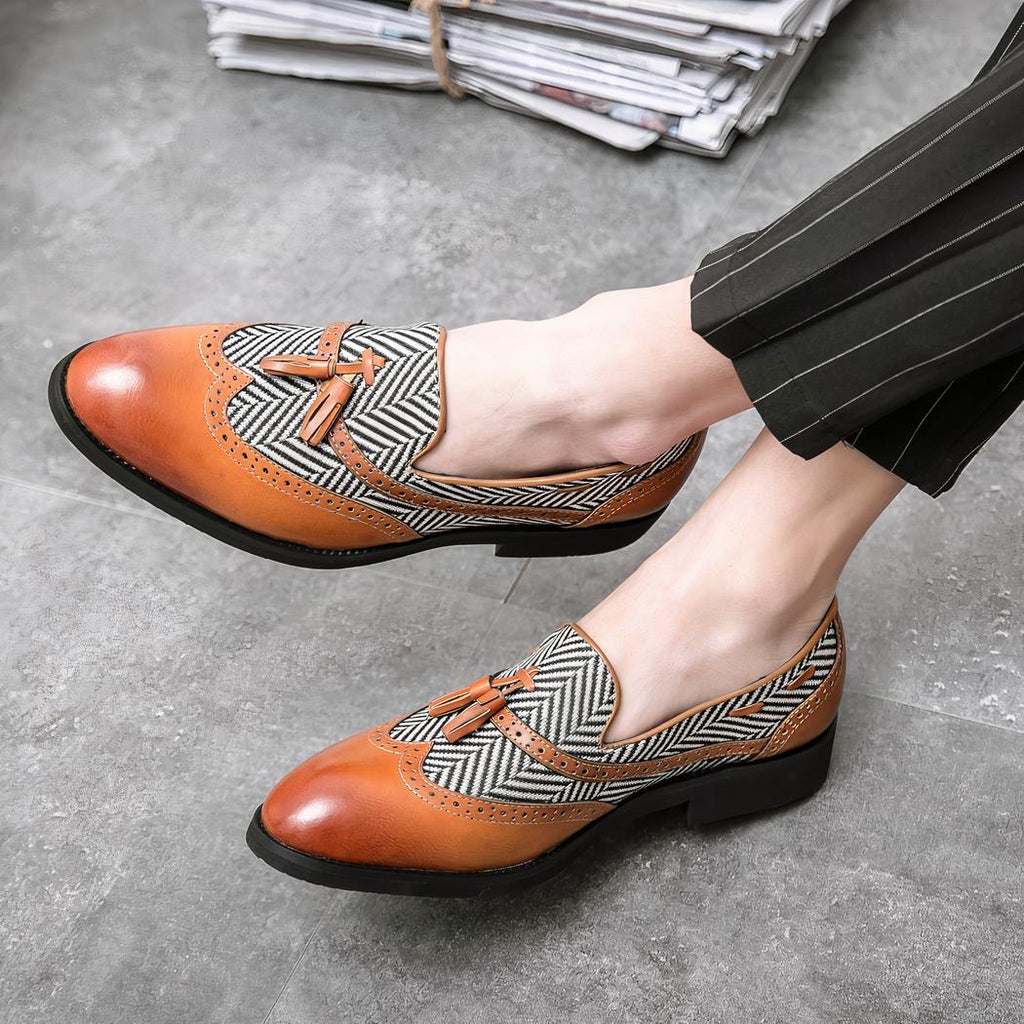 Mocassins à glands en cuir motif à chevrons