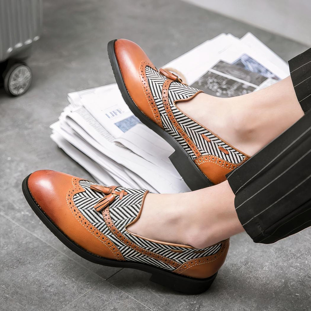 Mocassins à glands en cuir motif à chevrons