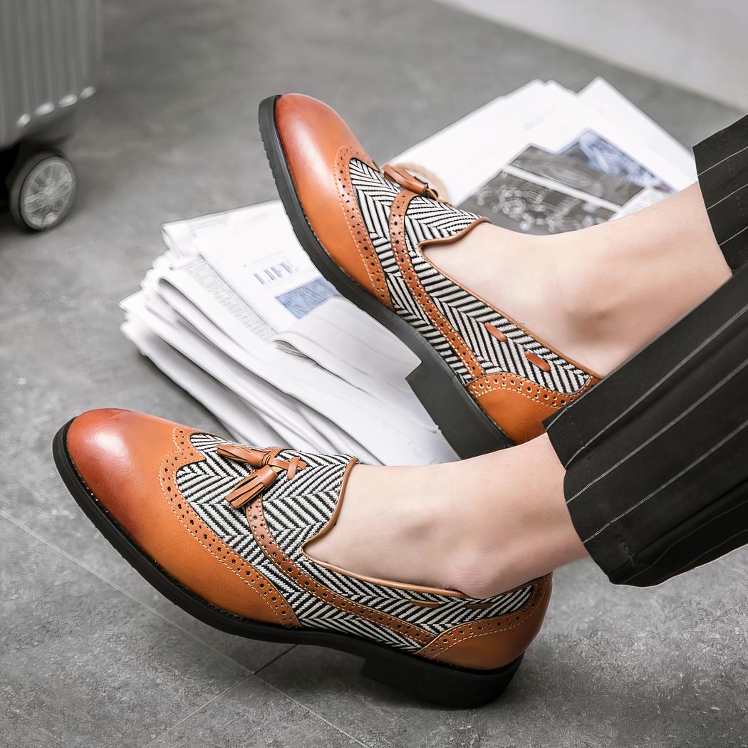 Mocassins à glands en cuir motif à chevrons
