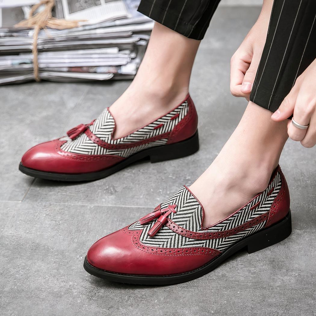 Mocassins à glands en cuir motif à chevrons