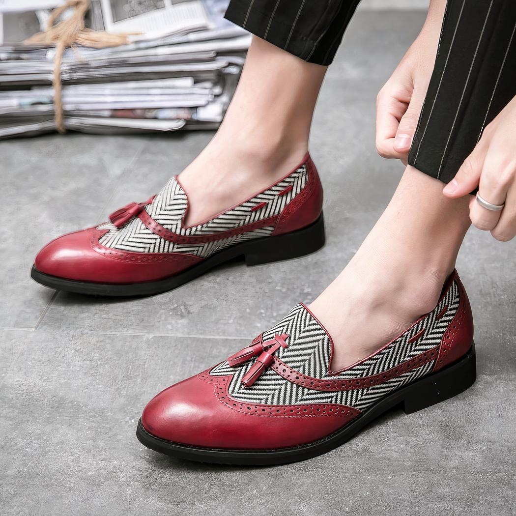 Mocassins à glands en cuir motif à chevrons
