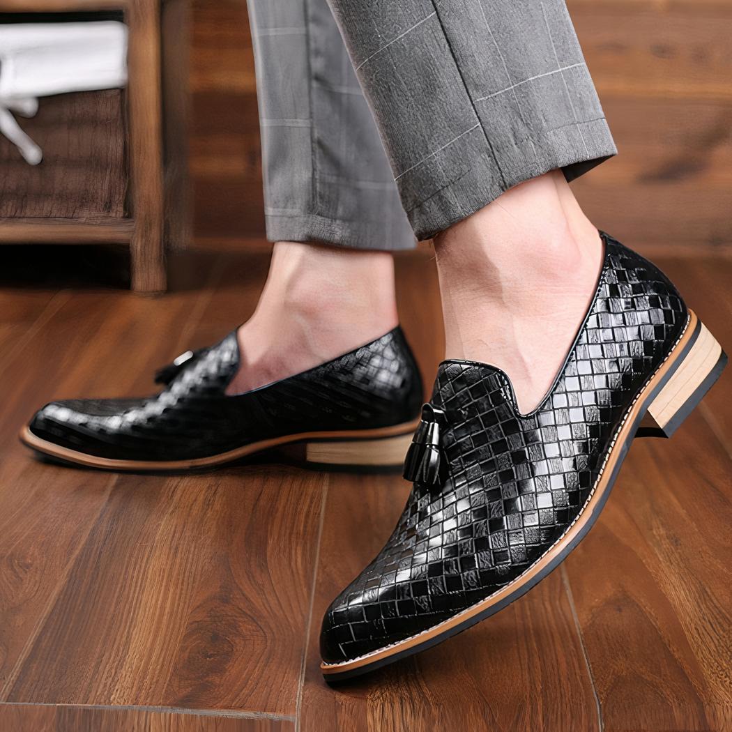 Mocassins à glands en cuir effet tressé