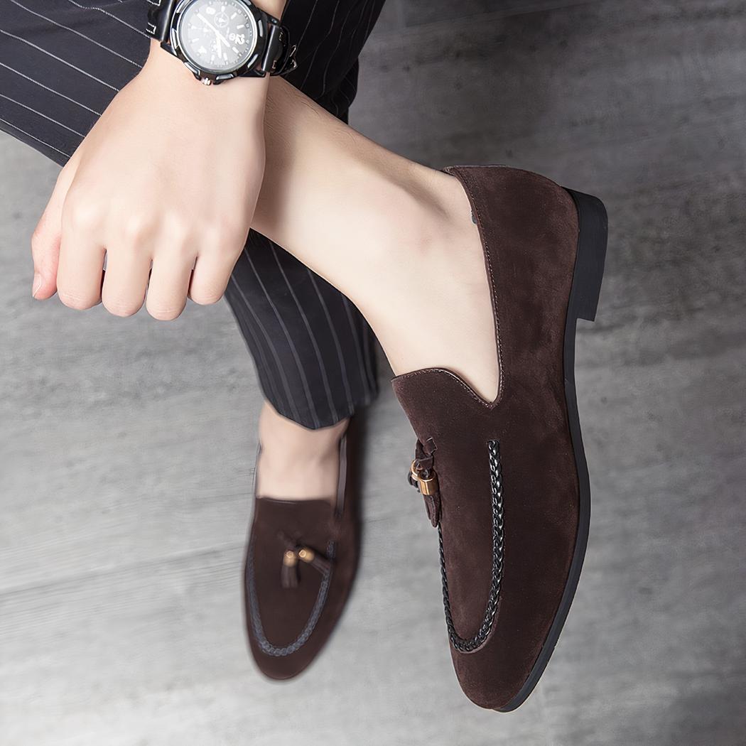 Mocassins à glands en daim avec torsade en cuir