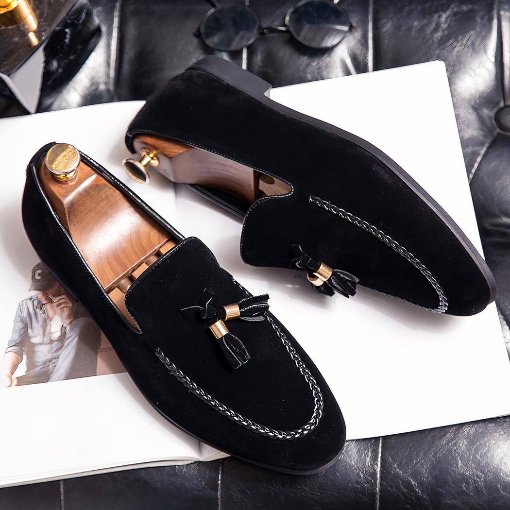 Mocassins à glands en daim avec torsade en cuir