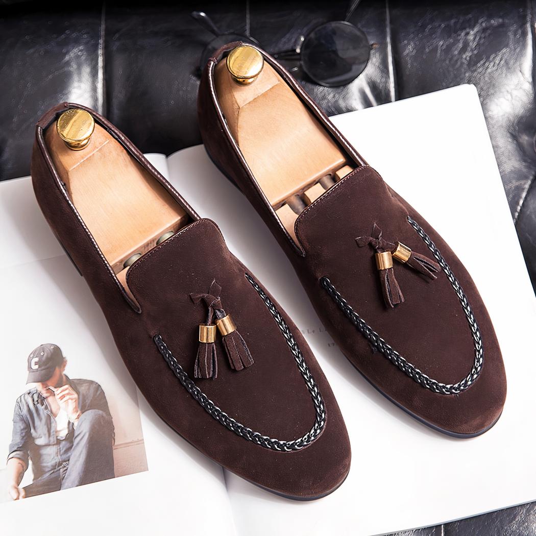 Mocassins à glands en daim avec torsade en cuir