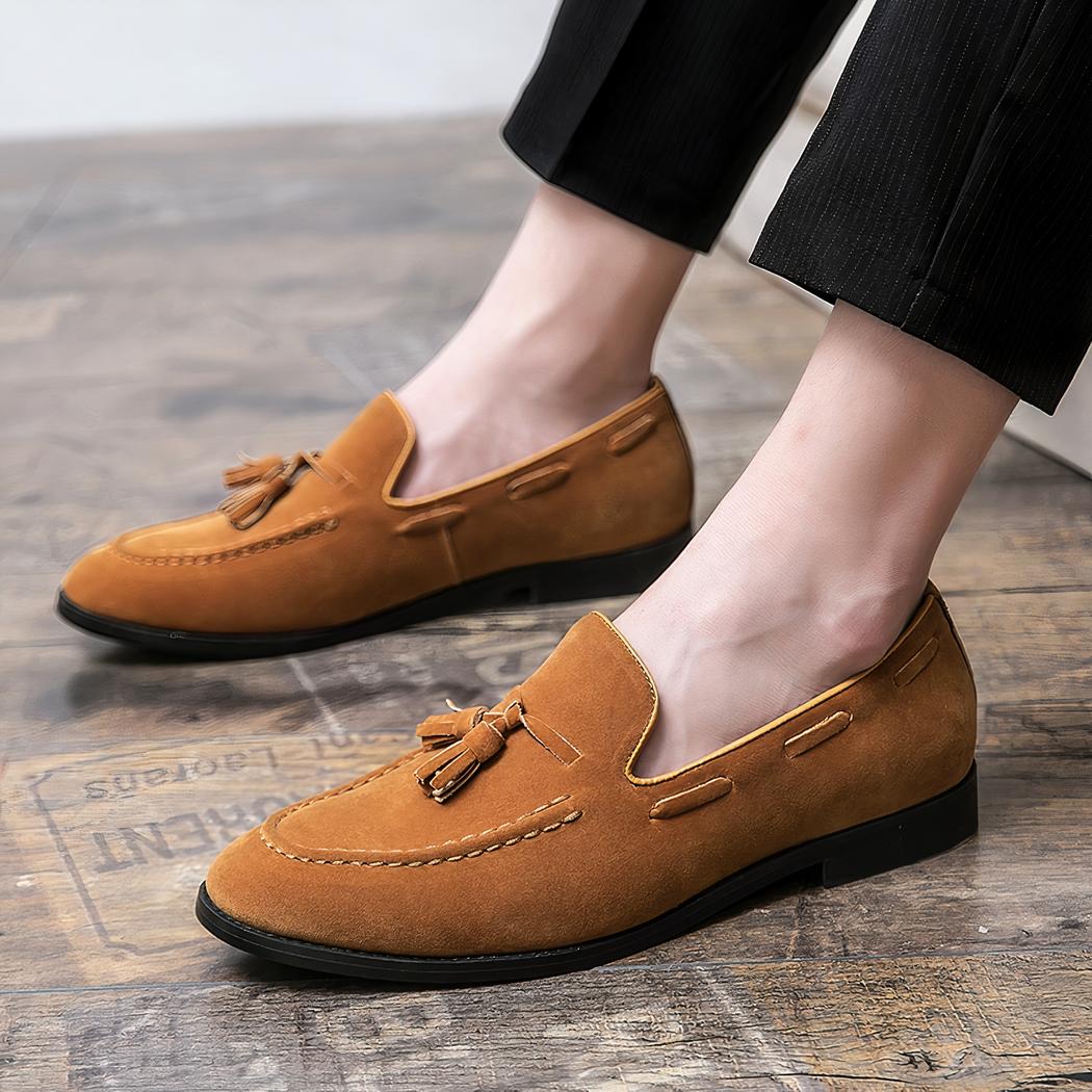 Mocassins à glands effet daim couleur camel