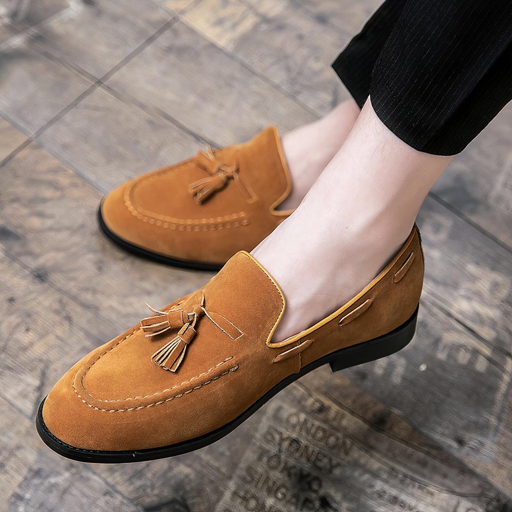 Mocassins à glands effet daim couleur camel