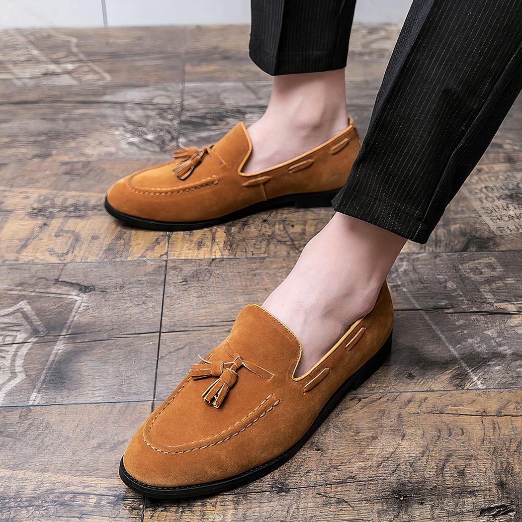 Mocassins à glands effet daim couleur camel