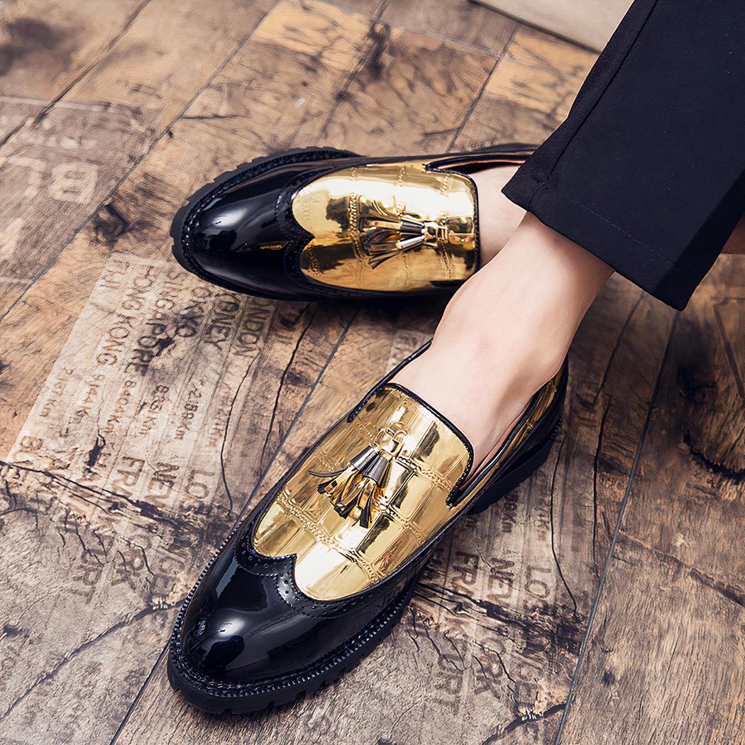 Mocassins à glands noir et doré style derby