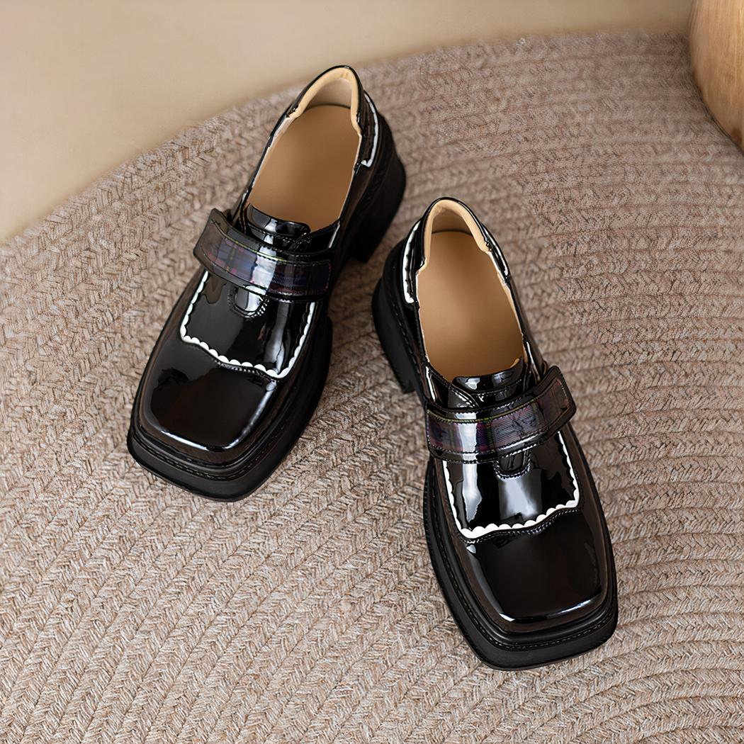 Mocassins à plateforme avec un design original pour femmes