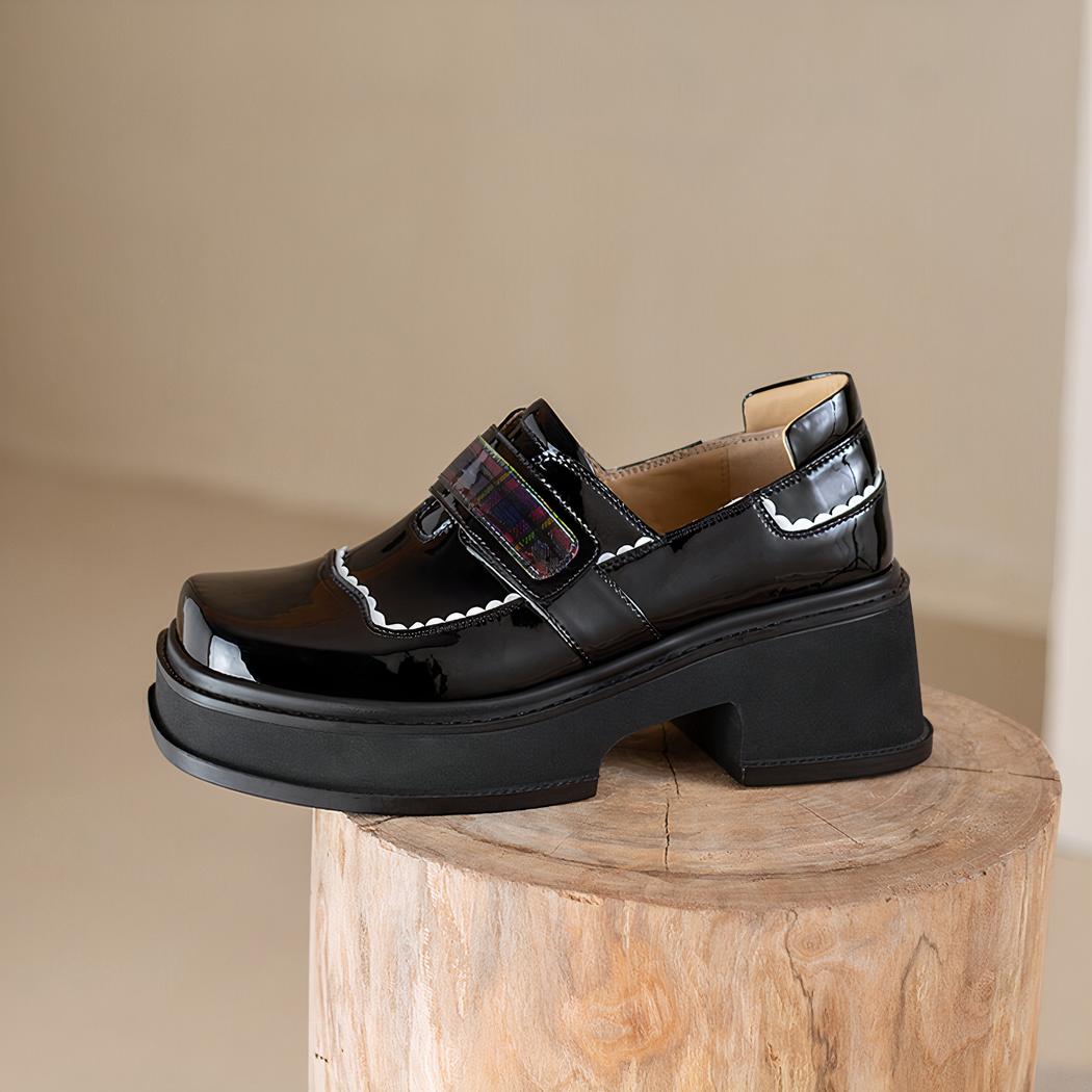 Mocassins à plateforme avec un design original pour femmes