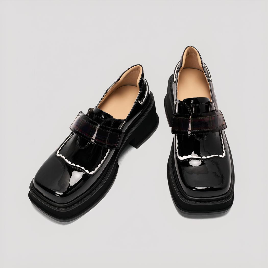 Mocassins à plateforme avec un design original pour femmes