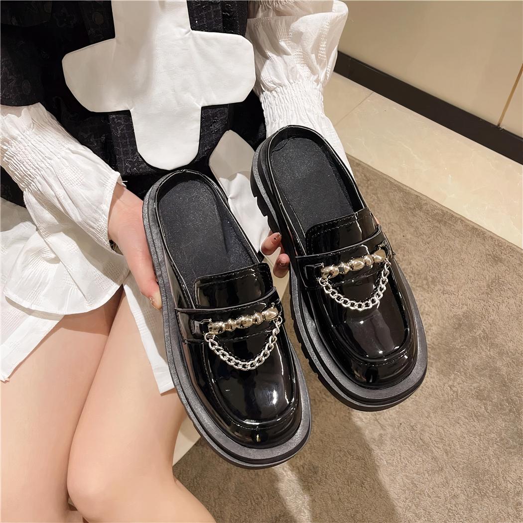 Mocassins à plateforme et chaînettes argentées pour femme