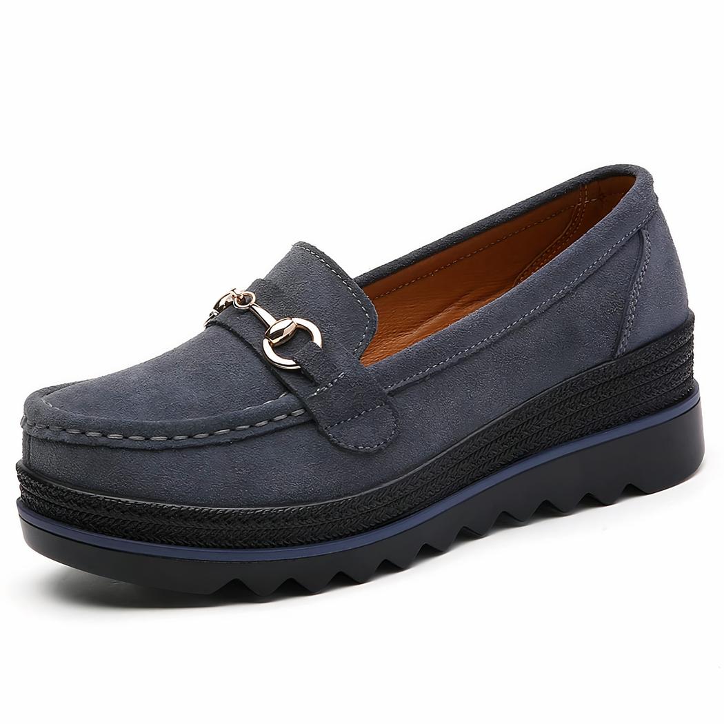 Mocassins à semelles compensées et éléments décoratifs métalliques pour femme