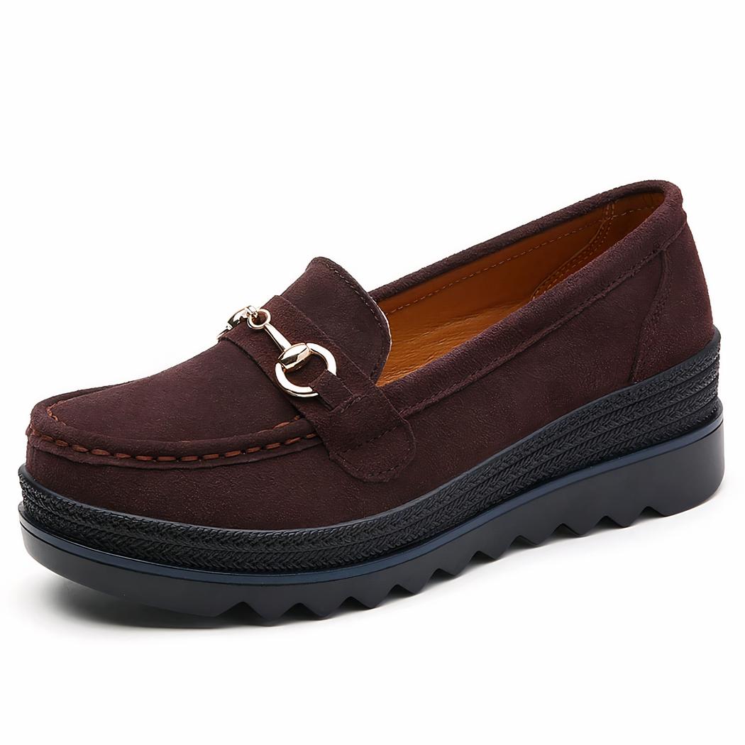 Mocassins à semelles compensées et éléments décoratifs métalliques pour femme