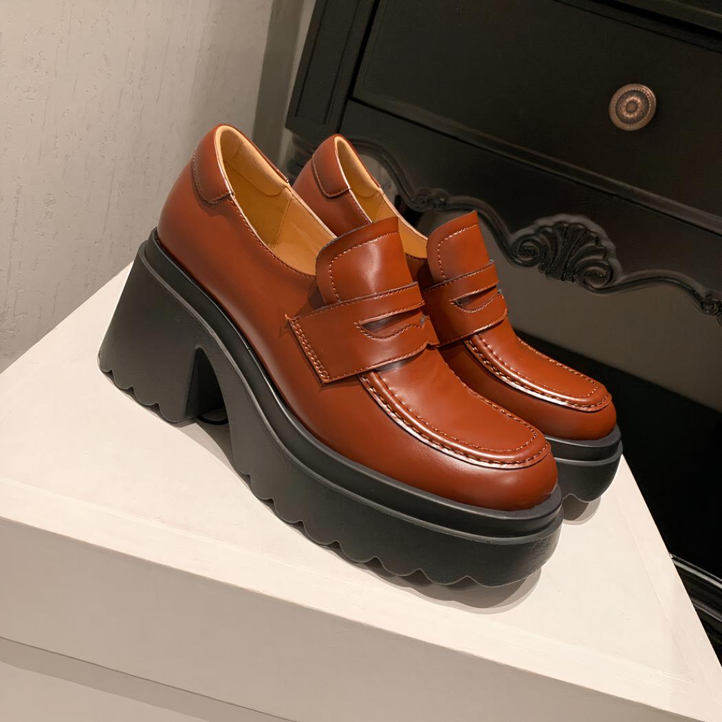 Mocassins à talons en cuir pour femmes