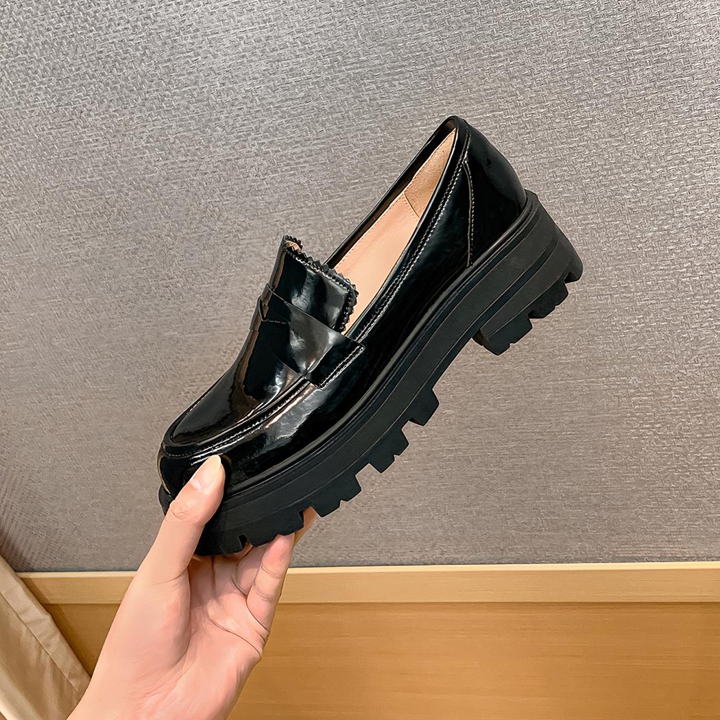 Mocassins à talons et plateforme en cuir vernis pour femme