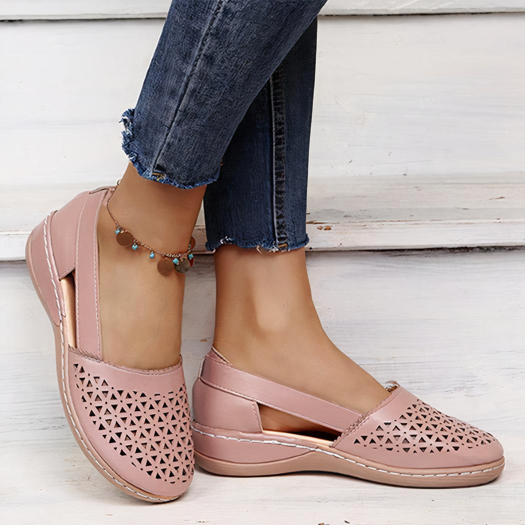 Mocassins ajourés style vintage à petit talon compensé pour femme